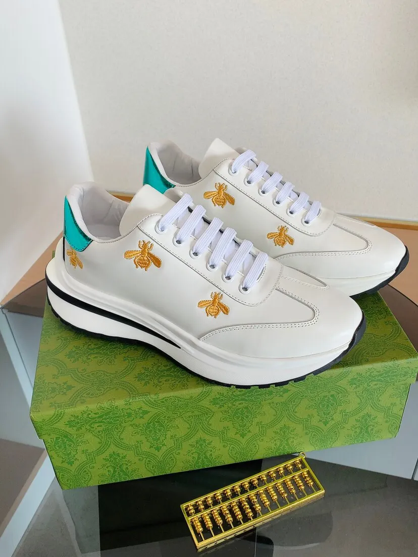 Factory price 420. High-quality new GUCCI (Gucci) is launched simultaneously. New men's shoes, 😘fabrics are selected from imported cowhide, lining: sheepskin lining. 👍🏿 High-end ☄️ air-cushion molded anti-slip rubber outsole, exquisite lines, simple and elegant, comfortable and high-end for leisure travel. Code number: 38 to 44 (45 can be customized and cannot be returned or exchanged)